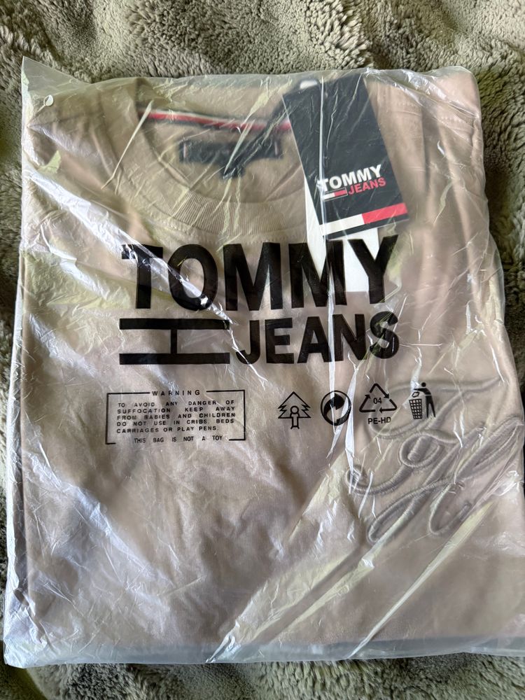 Tommy Jeans Beige T-Shirt imagen 2