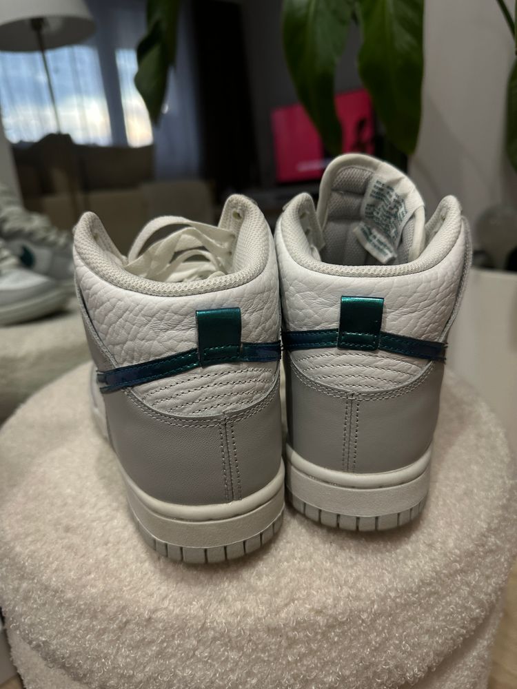 Nike High-Top Sneakers air force high image 2