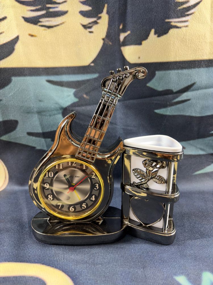Guitar-Shaped Desk Clock With Pen Holder