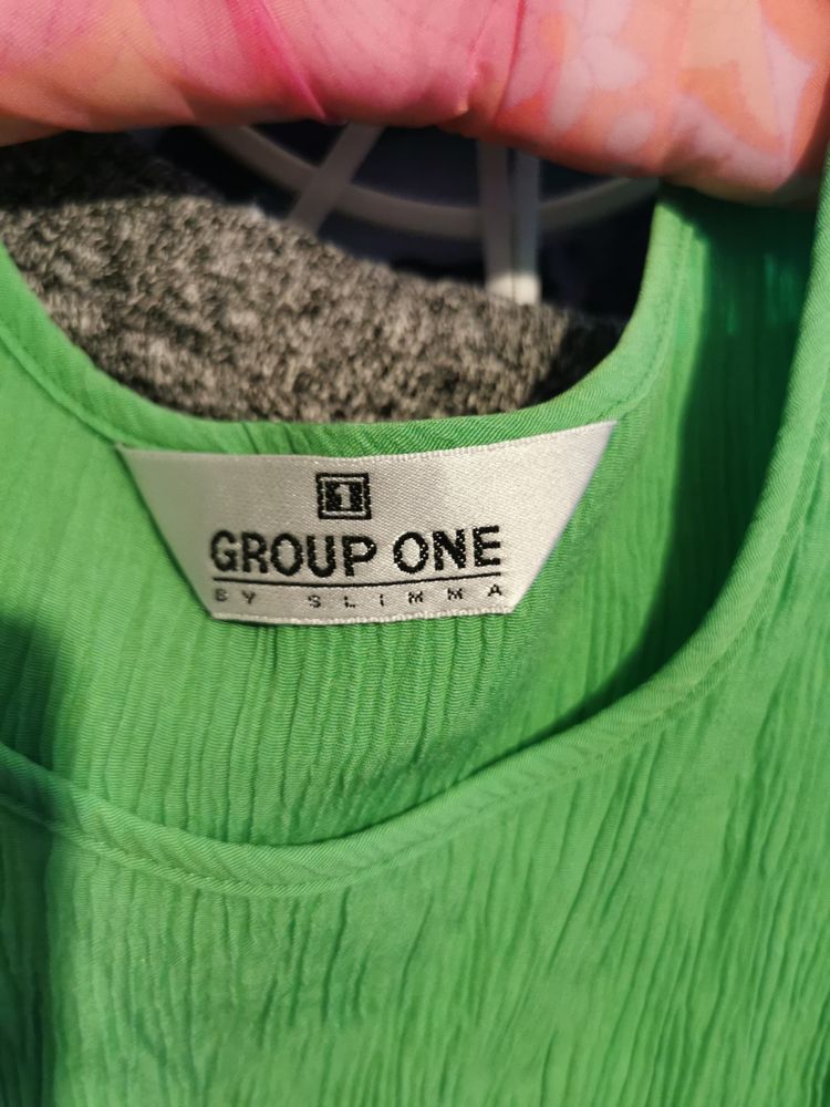 One group  Green Sleeveless Top image 2