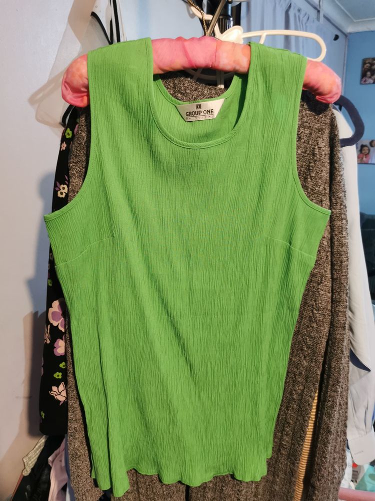 One group  Green Sleeveless Top image 1