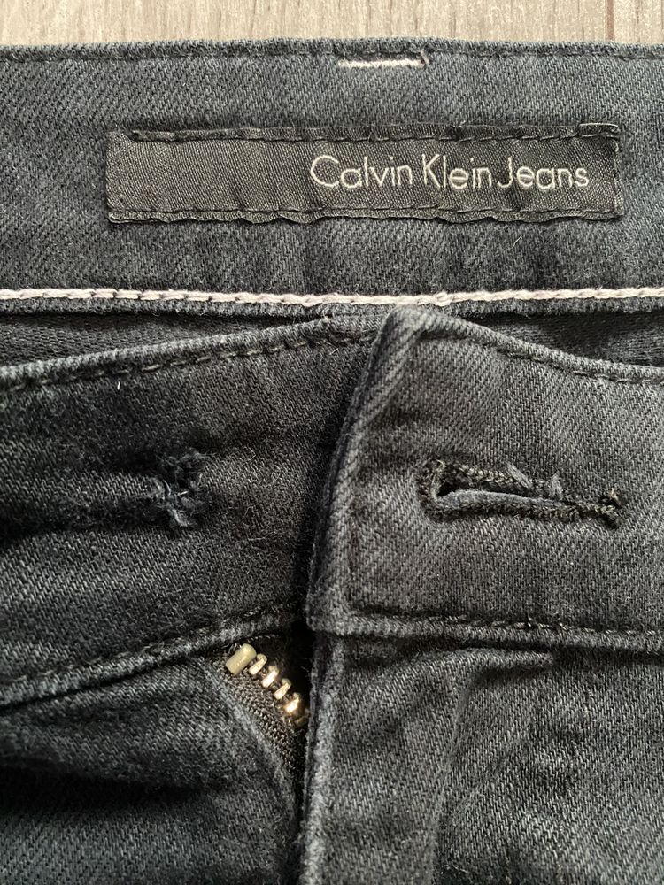 32W Vintage Baggy Hemmed Calvin Klein Jorts  image 3