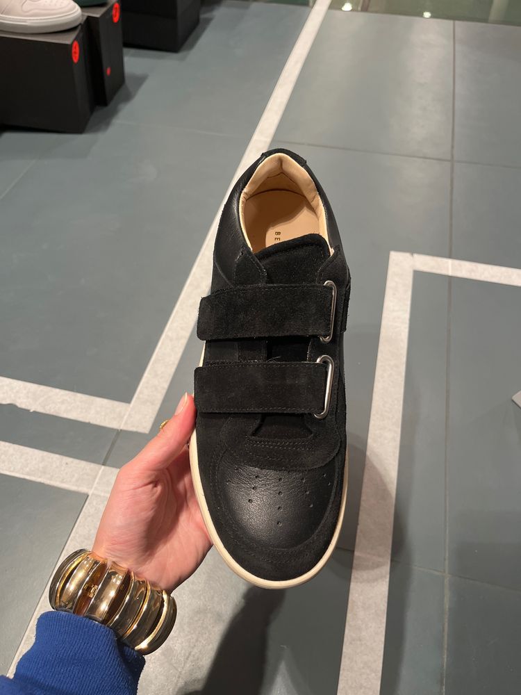 B8 Velcro full black suede  obraz 2
