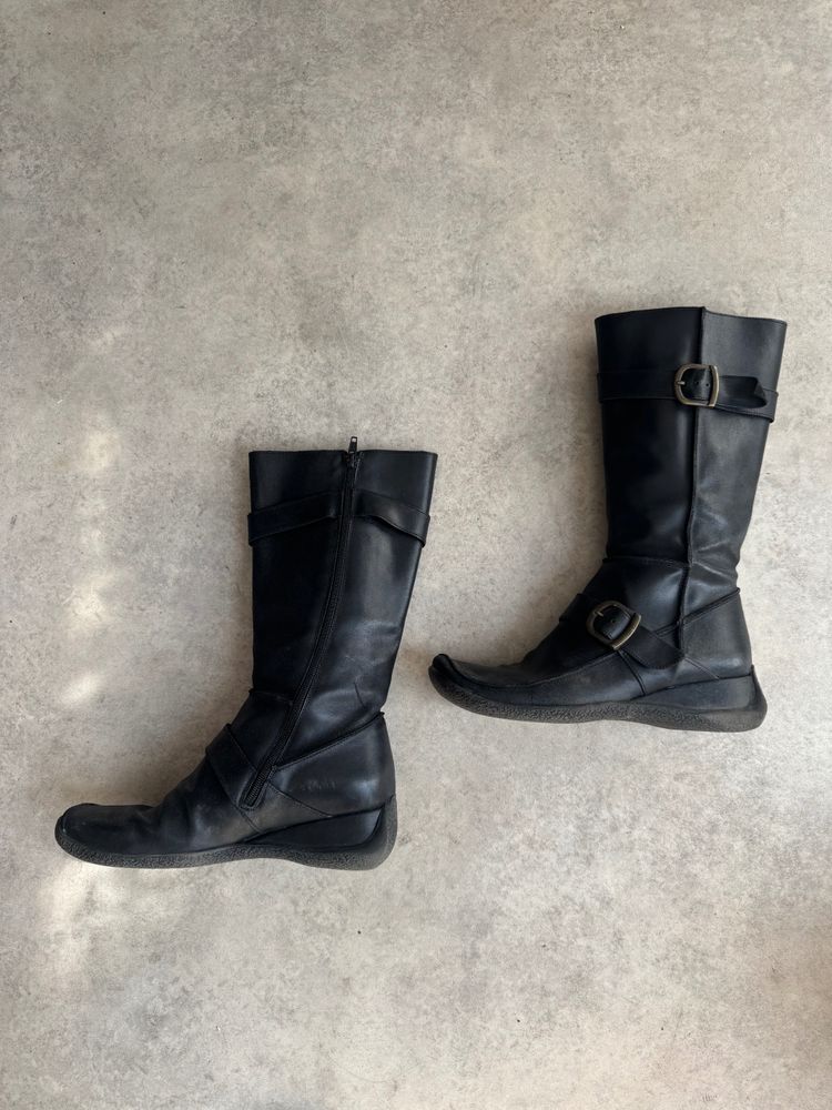 Black Mid-Calf Boots With Buckles imagen 2