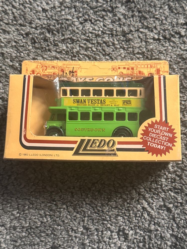 Lledo Diecast Double-Decker Bus Model image 1