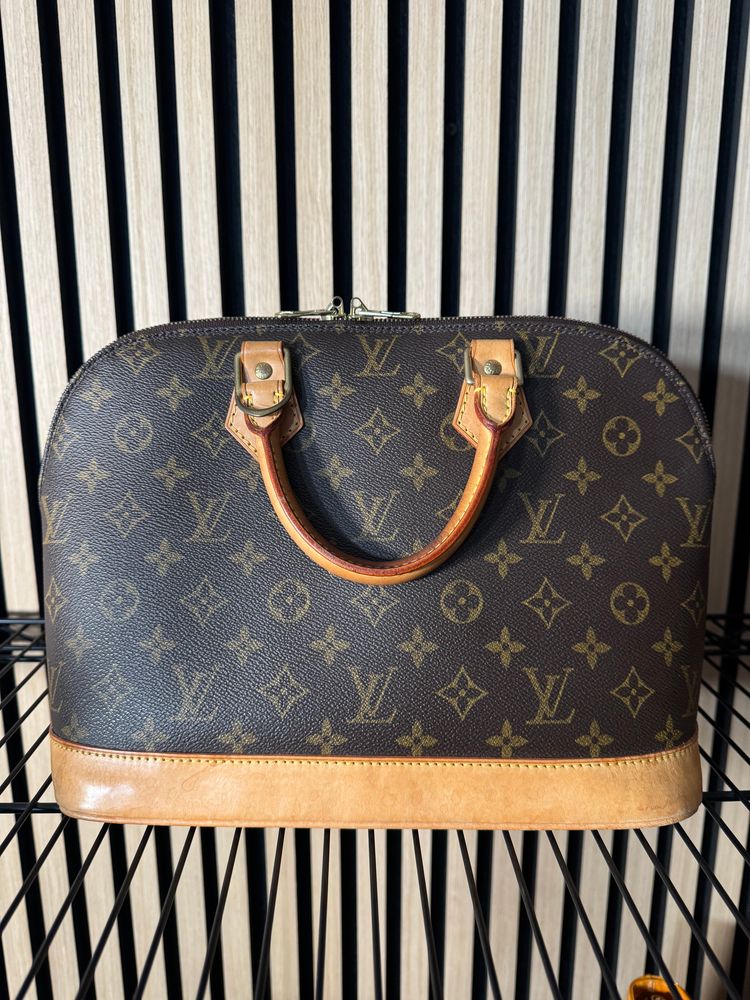 B22 Louis Vuitton Monogram Alma PM 