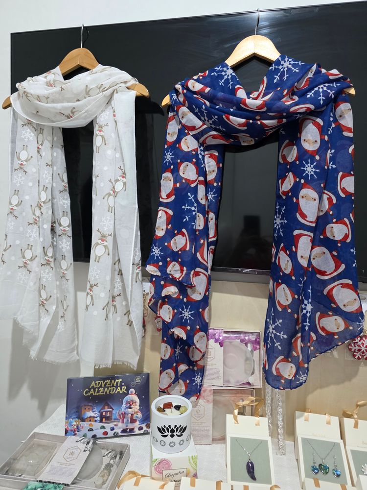 £1 - £2 Start  Beautiful Scarves & Christmas Scalves   image 2