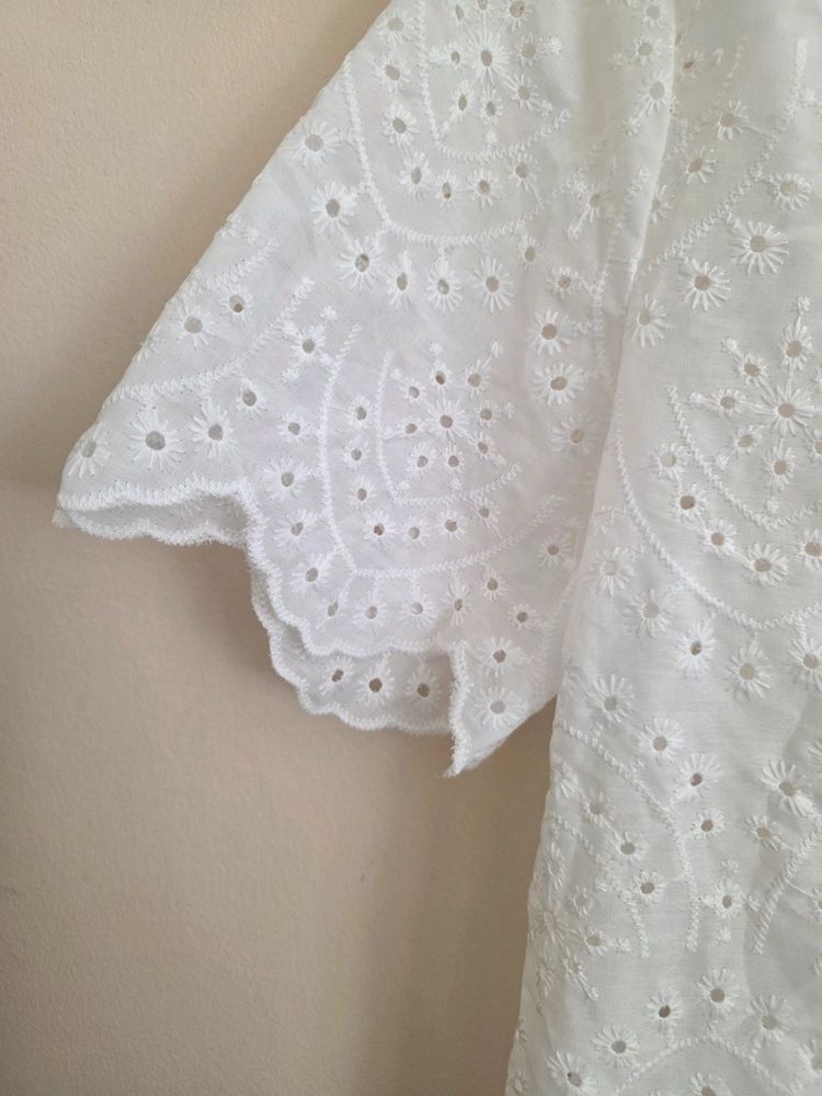 Shein Curve White Broderie Anglaise Eyelet Lace Short Sleeve Shirt (Size 0XL / UK 14-16) 🌸 image 3