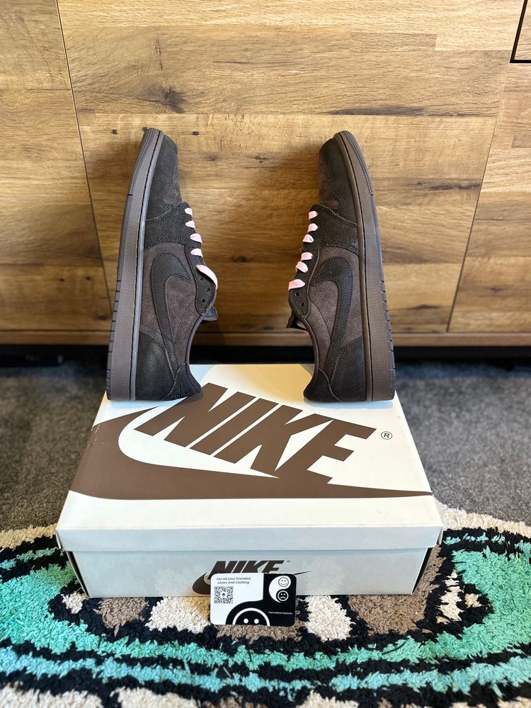 Nike Air Jordan 1 Travis Scott “Velvet Brown” U.K. 11 image 6