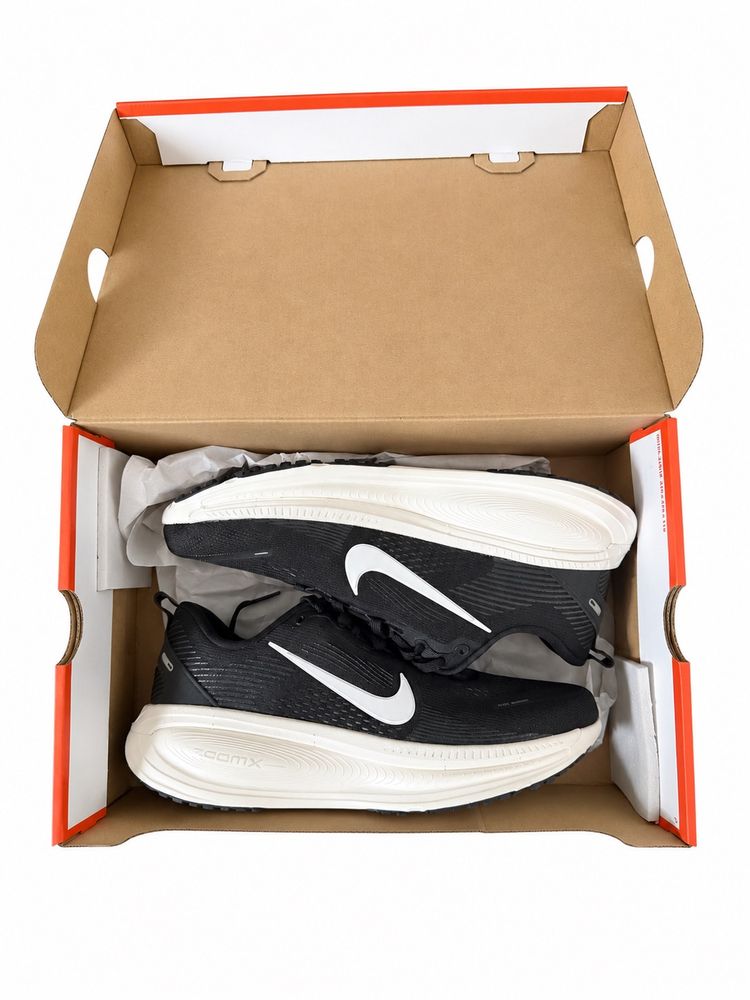 Nike Nike Vomero 18 Running Shoes product image