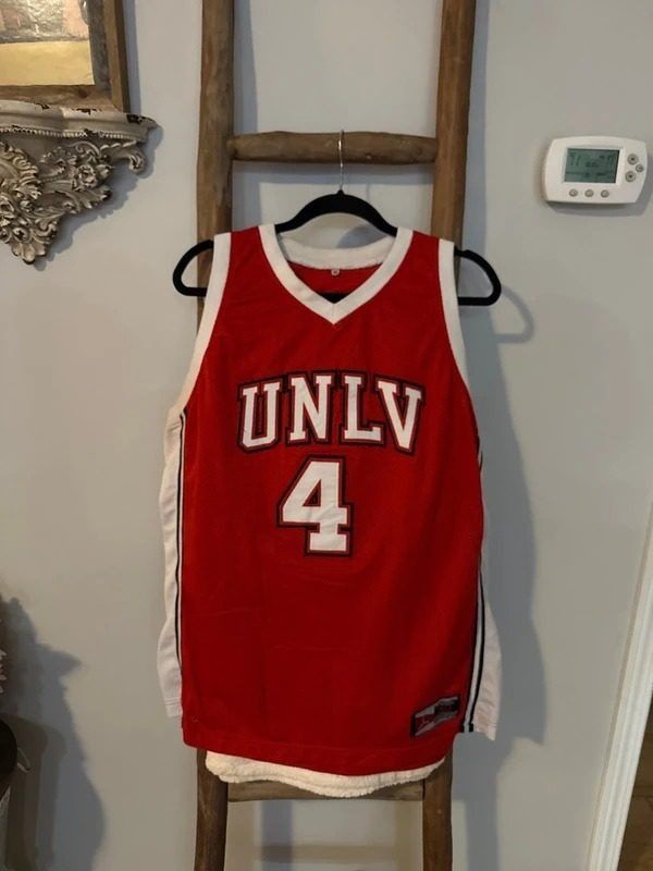 Immagine di Red Basketball Jersey With Unlv And Number 4 1