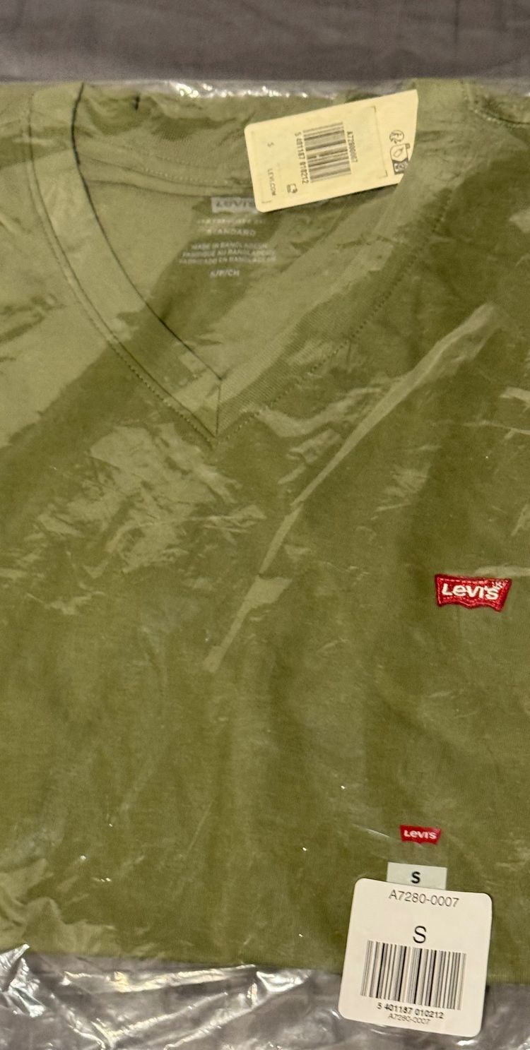 Levi's Levi's Olive Green V-Neck T-Shirt product image