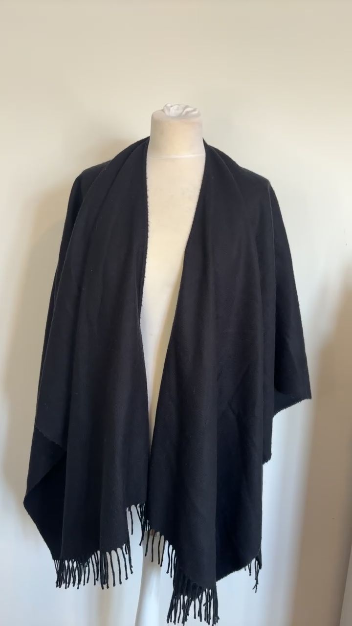 Shawl image 1