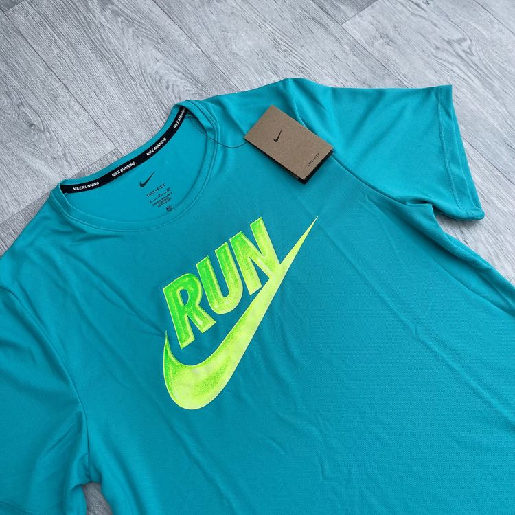 Nike Dri Fit Miler Run Energy T-Shirt Top and 7" Challenger Training Shorts Set - Dusty Cactus image 3
