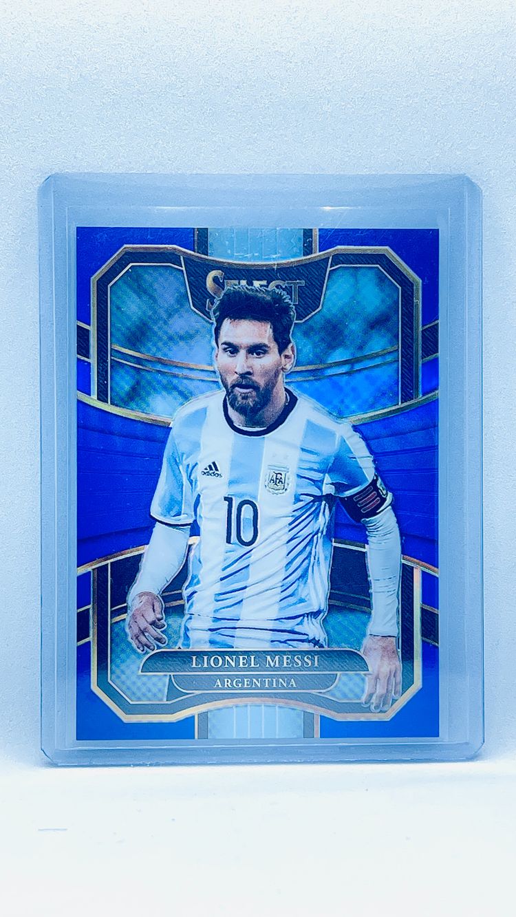 /299 - Lionel Messi - Argentina  - Blue Prizm - Panini Select Soccer 2017-18
