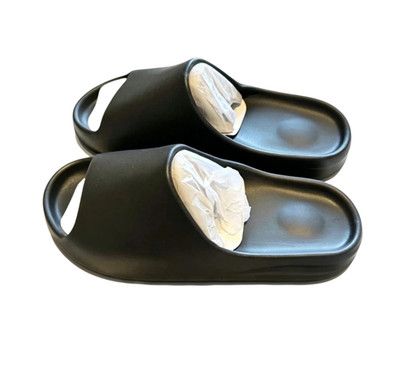 YS-01 Yeezy slides