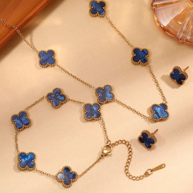 Gold Chain Necklace And Earrings Set With Blue Clover-Shaped Stones image 1