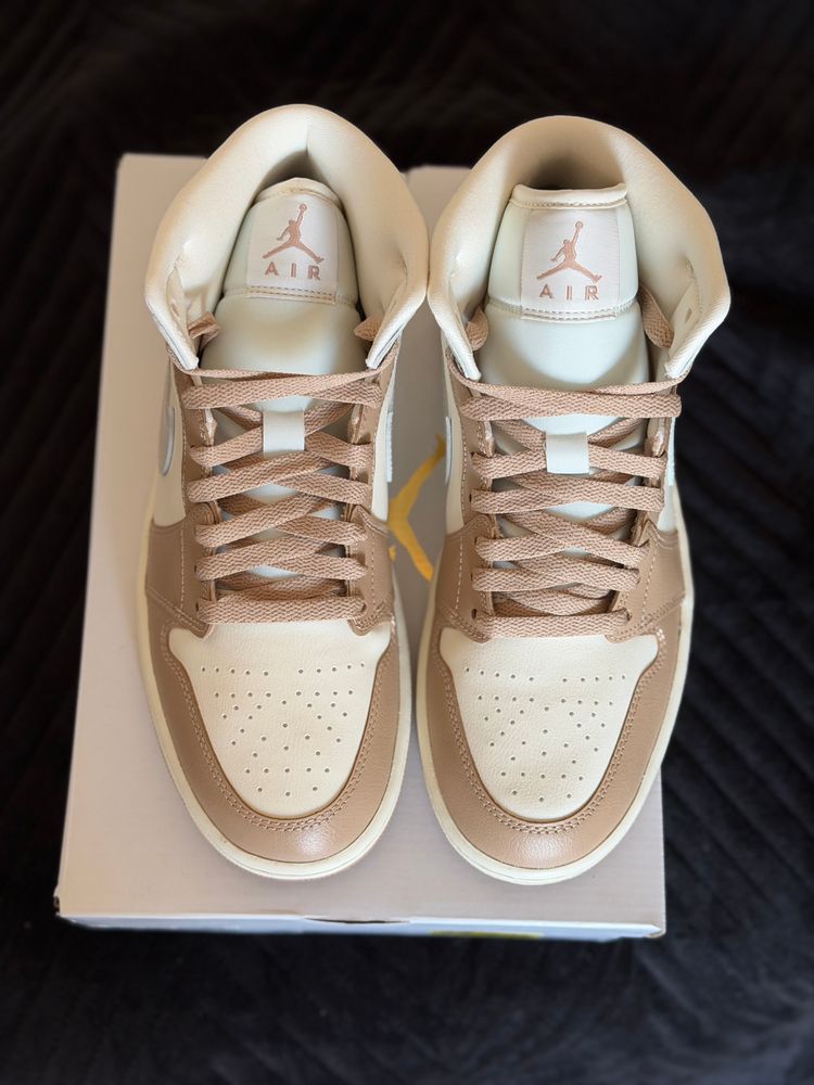 Immagine di Nike Air Jordan 1 Mid Sneakers 2