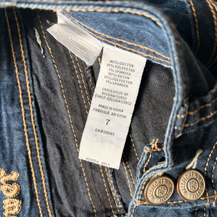 2000s Silver Embroidered Pocket Dark Denim Bootcut Jeans  imagen 10