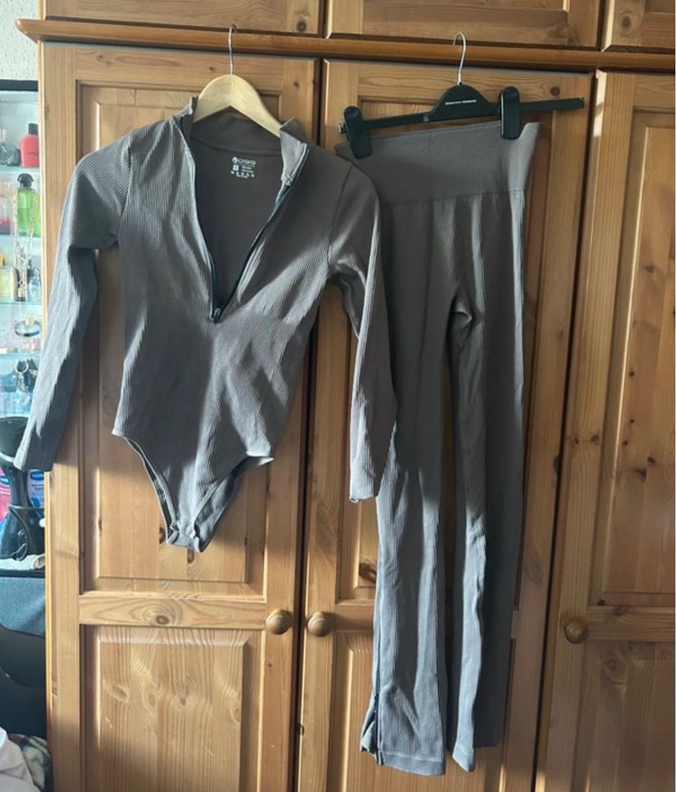 Grey Long Sleeve Bodysuit And Pants Set imagen 1