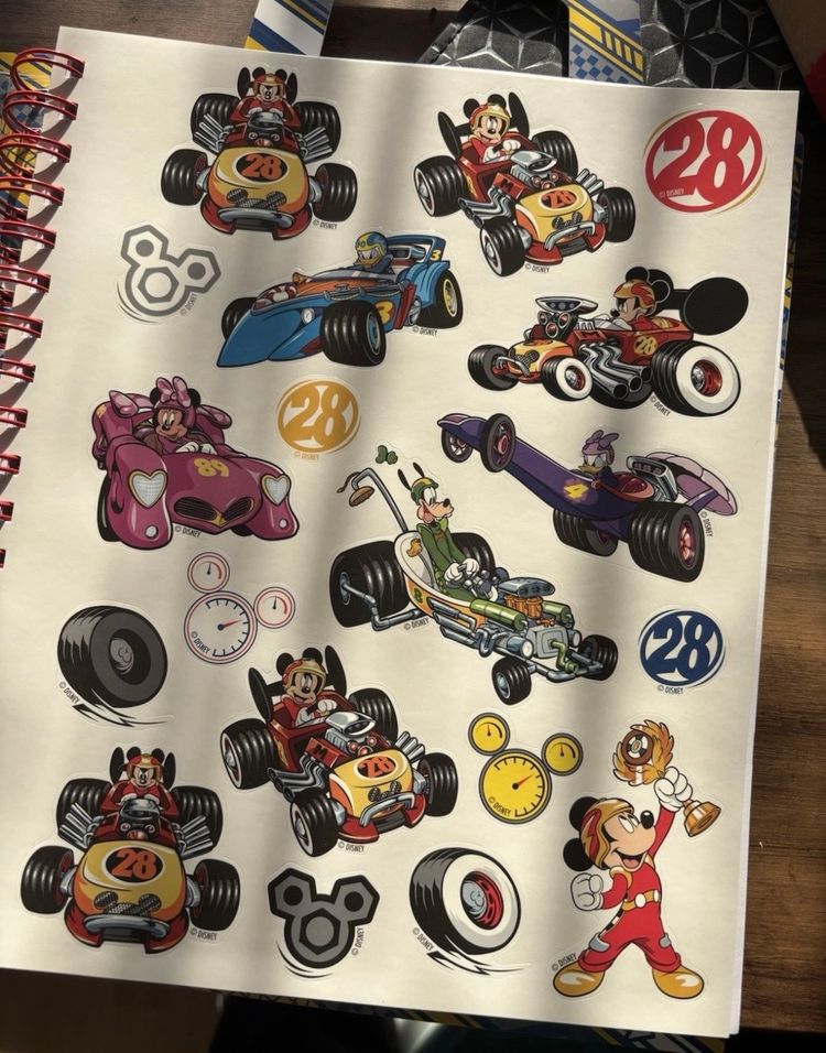Disney Mickey Mouse Activity Book x5  imagen 3