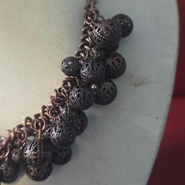 Metallic Chain Necklace With Spherical Charms imagen 5