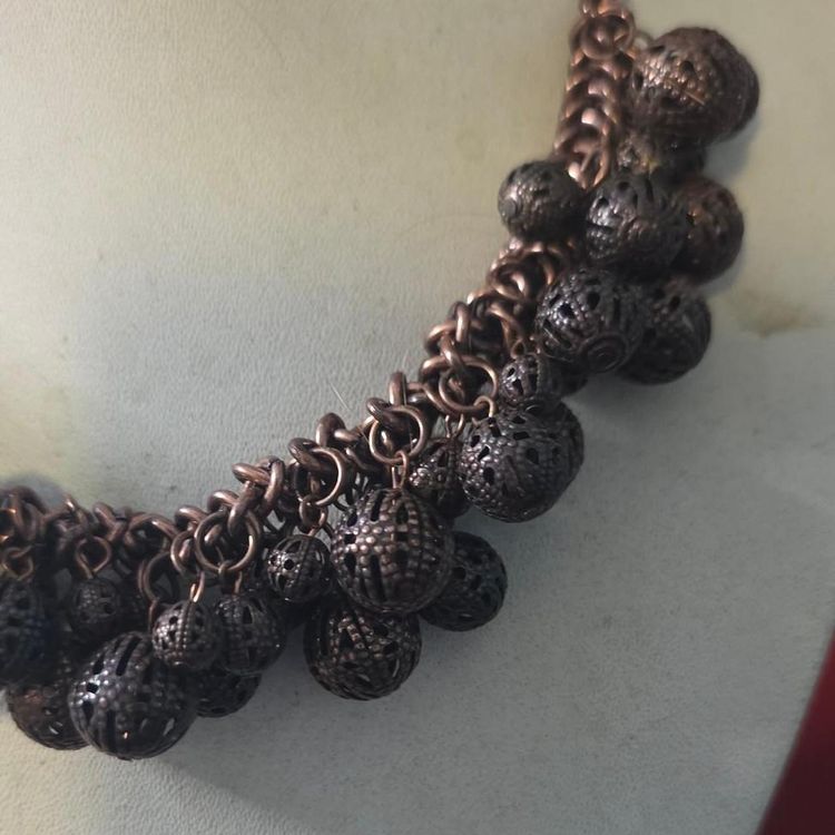 Metallic Chain Necklace With Spherical Charms imagen 7