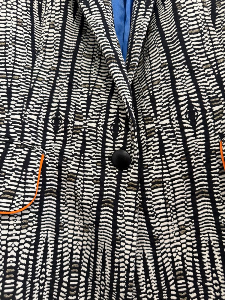 Abstract print button up blazer/ jacket. Monochrome. UK10. image 6