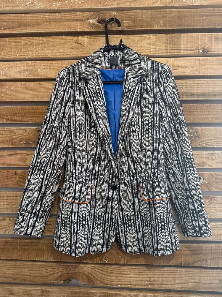 Abstract print button up blazer/ jacket. Monochrome. UK10. image 1