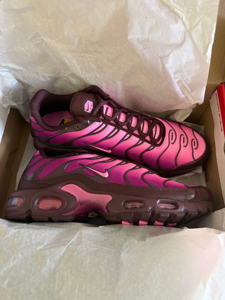 Women's Nike TN size 7