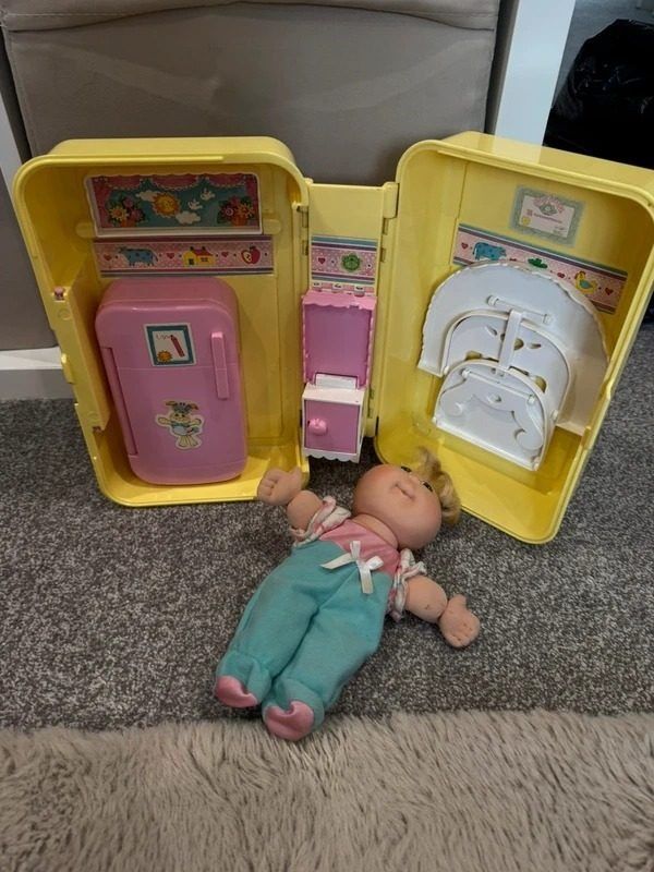 Doll With Yellow Playset Kitchen obraz 3