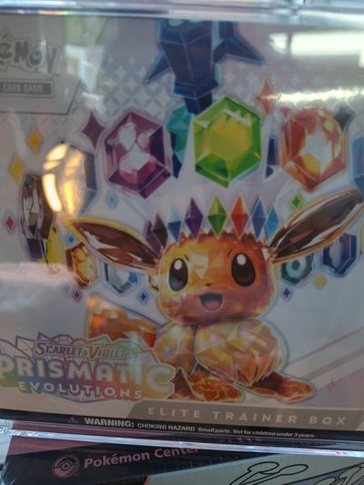 Prismatic Evolutions Elite Trainer Box