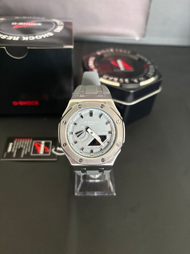 Silver Wristwatch image 1