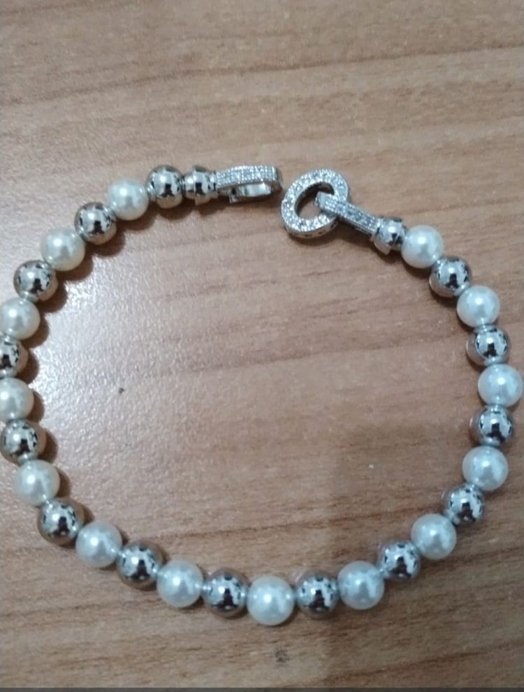 Other Bracciale in perle, acciao e chiusura con zirconi  product image