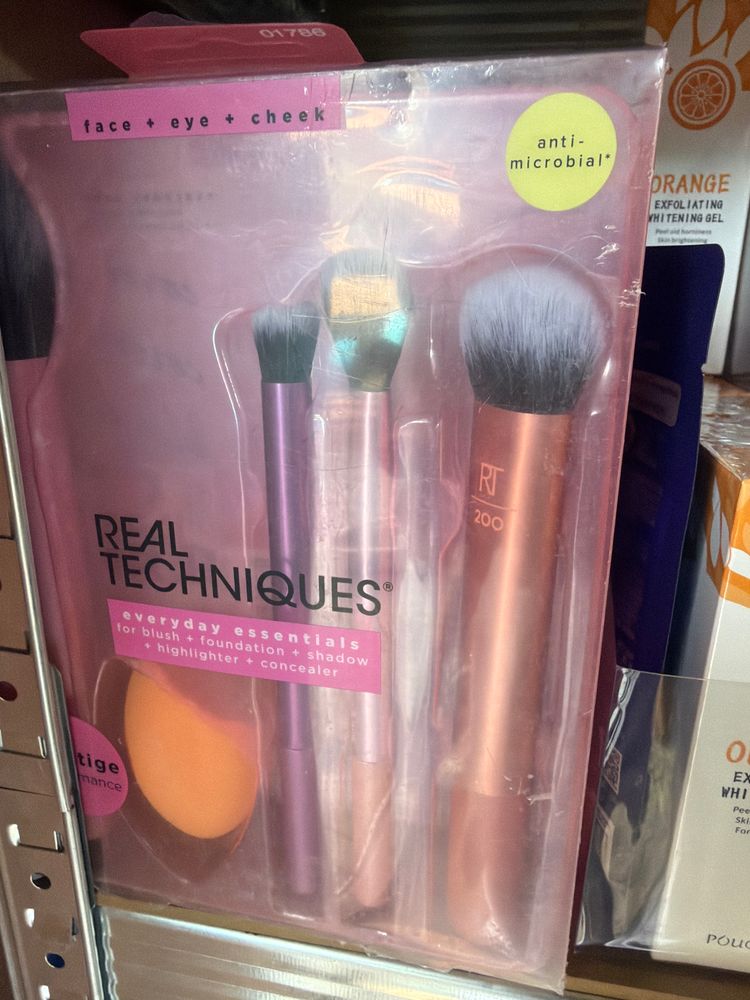 Real Techniques Real Techniques Makeup Brush And Sponge Set product image