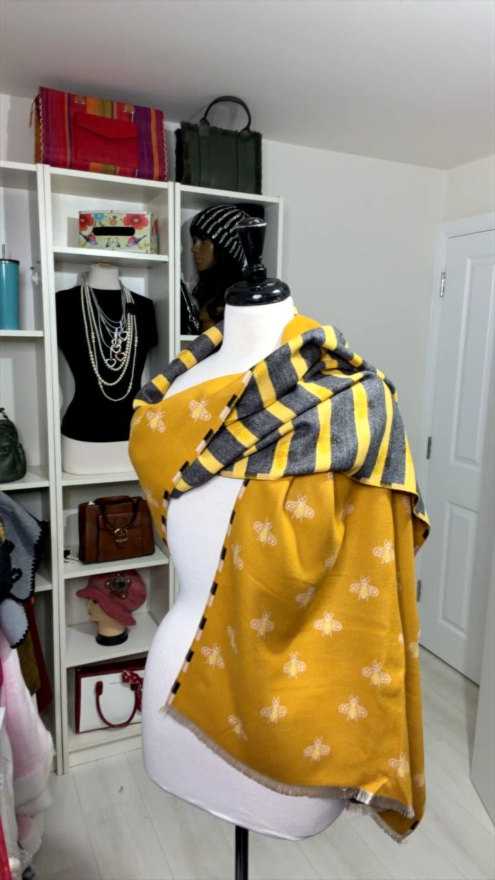Other Bee Scarf product image