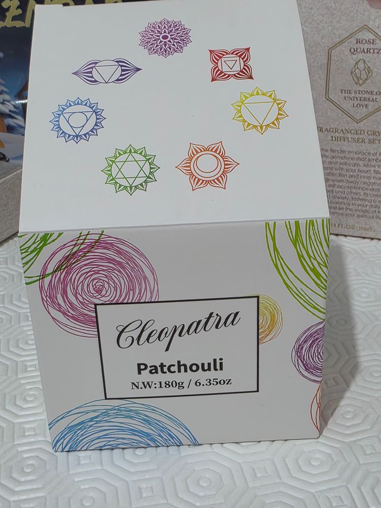 Immagine di Patchouli Scented Candle With Crystal Gemstones  1