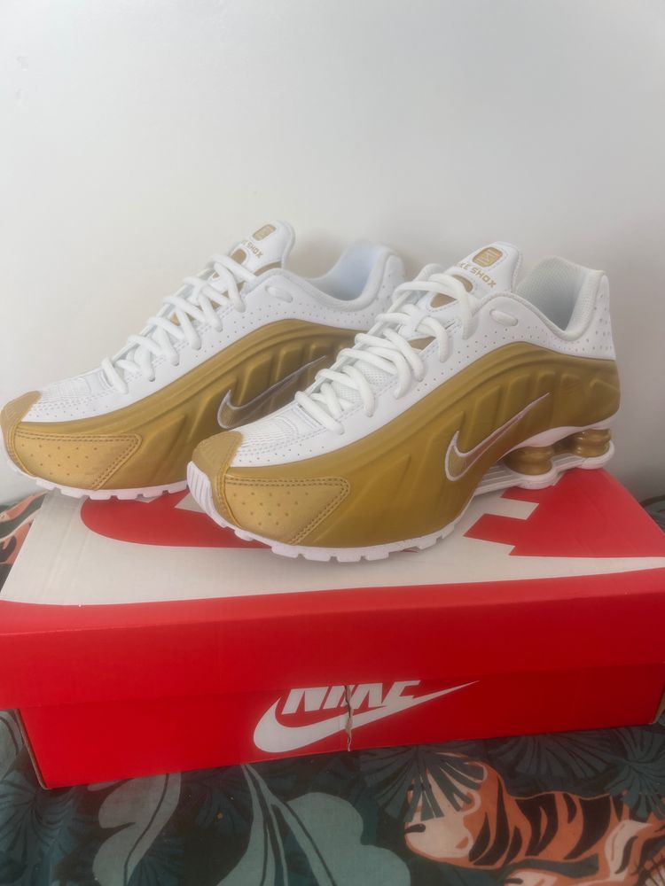 Nike shox r4 image 1