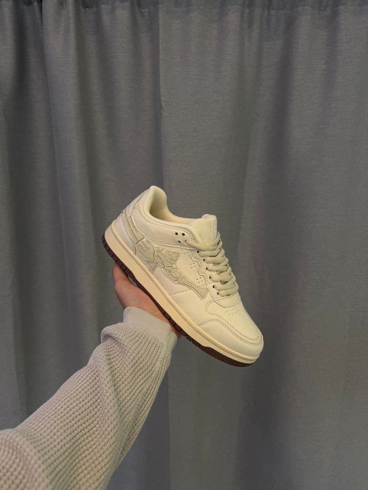 Vicinity Akimbo Low White Cream 