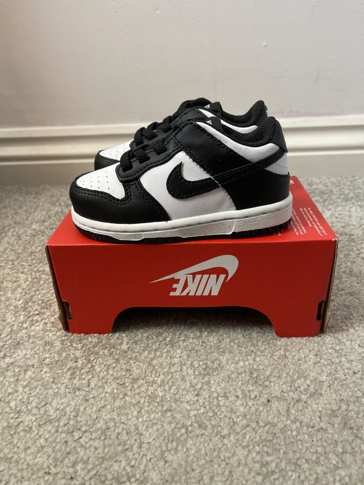Toddler Nike panda 