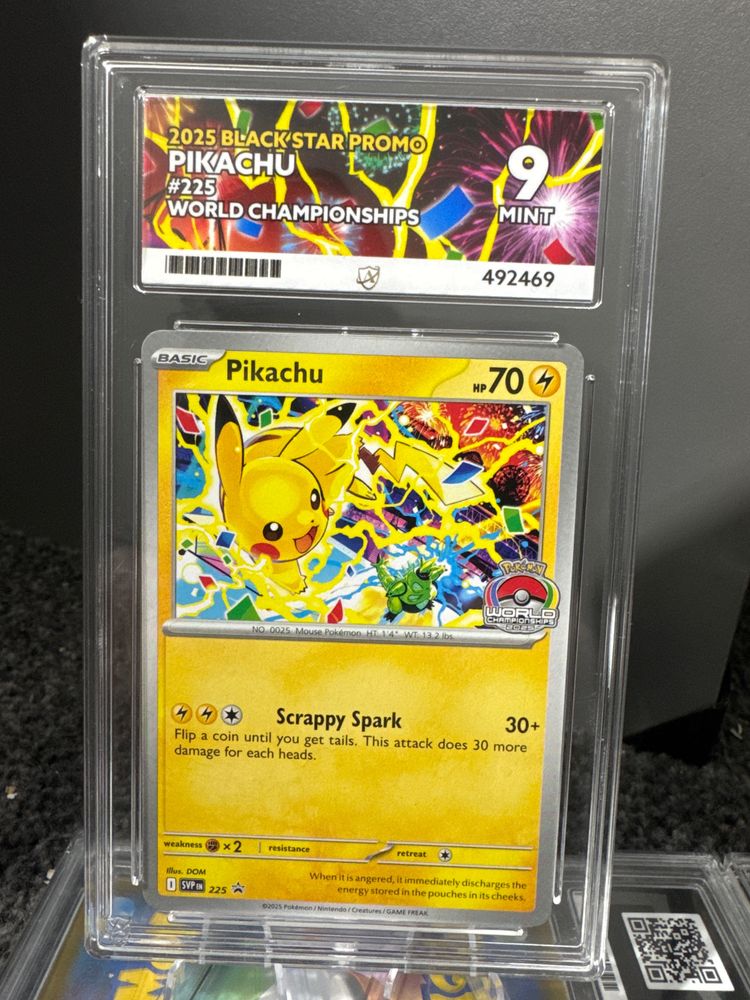Pokemon Pikachu Pokemon Trading Card product image