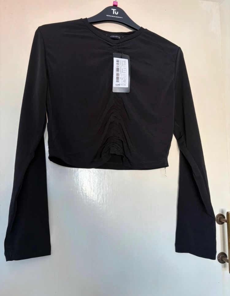 Trendyol Trendyol Black Long Sleeve Crop Top product image