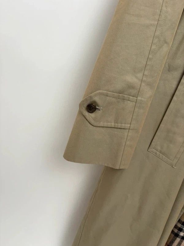 Burberry Vintage Iridescent Cotton Gabardine Nova Check Lined Trench Coat imagen 5