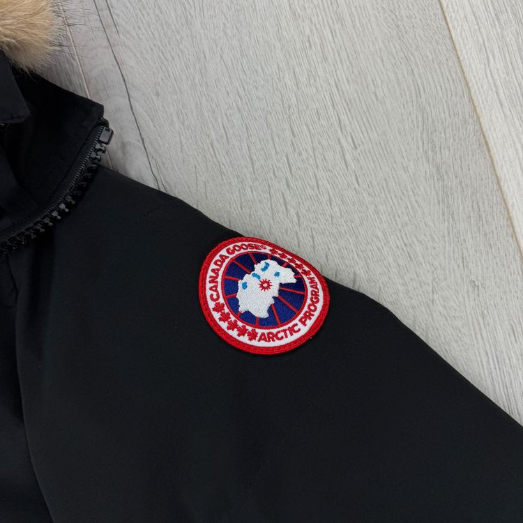 Immagine di Canada Goose Men’s Black Carson Parka Jacket With Fur - Small Fusion 5
