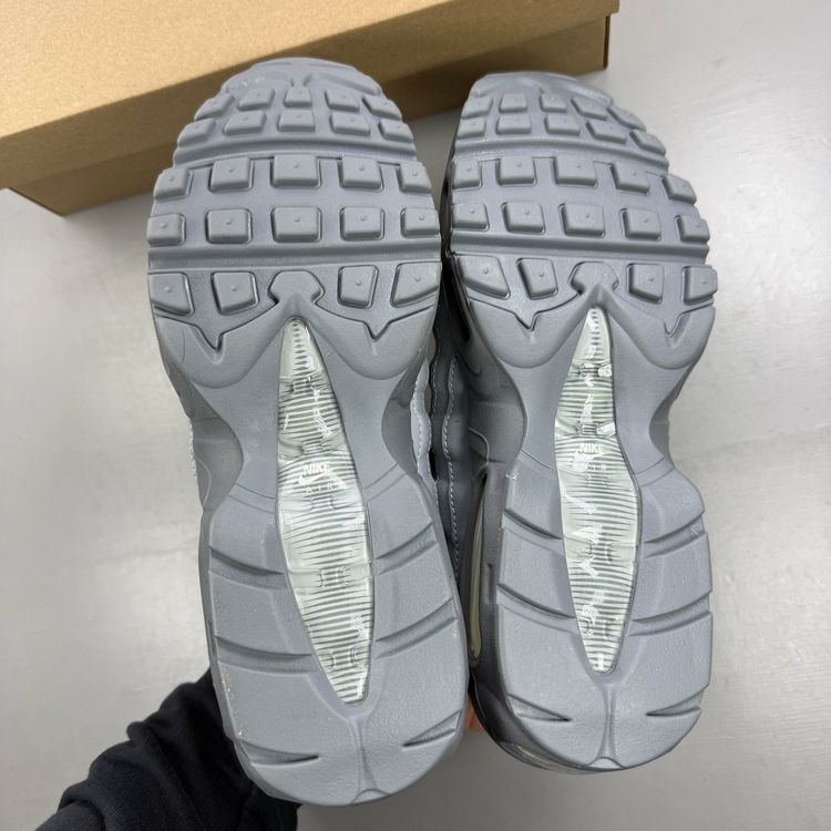 Immagine di Nike Air Max 95 Size UK 6 Wolf Grey White Cool Grey Men's Trainers FJ4217-001 3