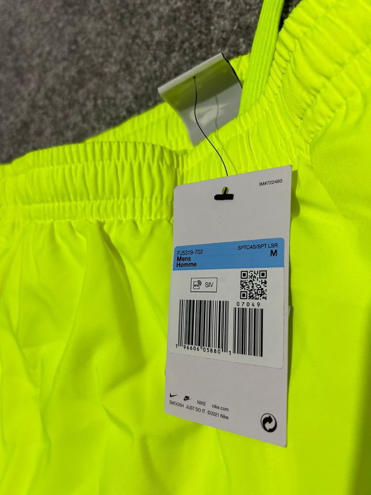 Nike men's medium bolt swoosh shorts image 5