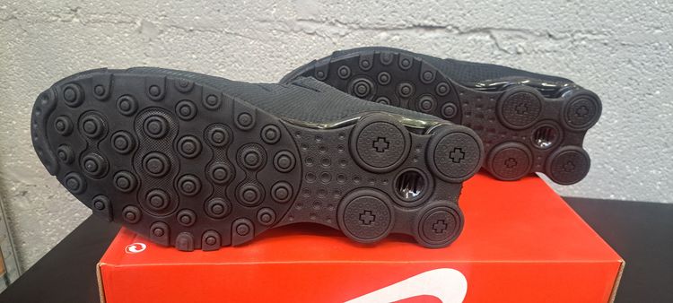 Nike Shox NZ UK 7.5 EUR 42 Triple Black Brand New Box No Lid image 5