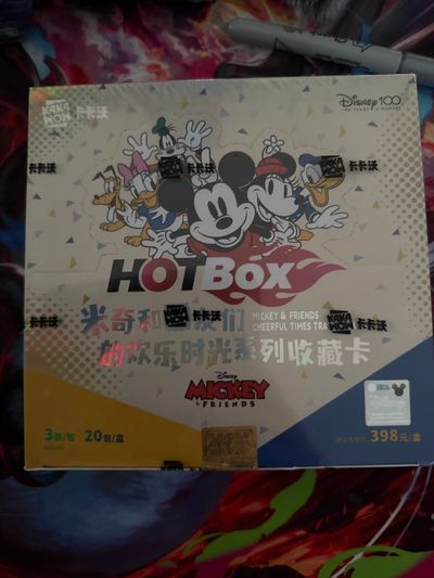 Disney Mickey & Friends Hot Box Collectible Cards