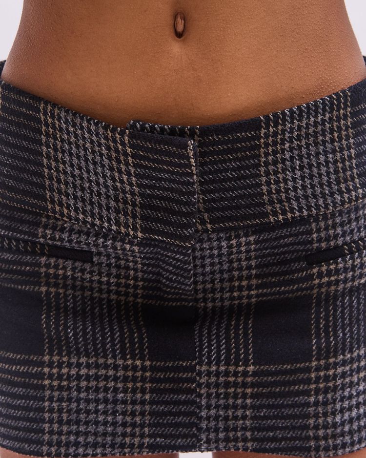 alma skort image 12