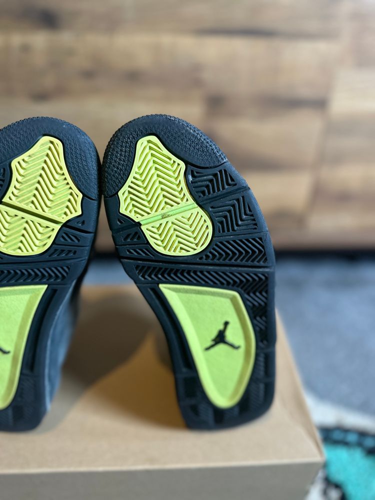 Nike Air Jordan 4 “neons ” U.K. 4.5GS obraz 5